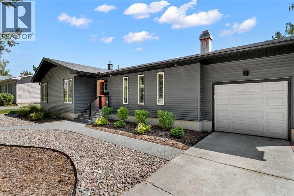 Single Family House Bungalow for Sale in  Glenview Drive SW Glendale Calgary 