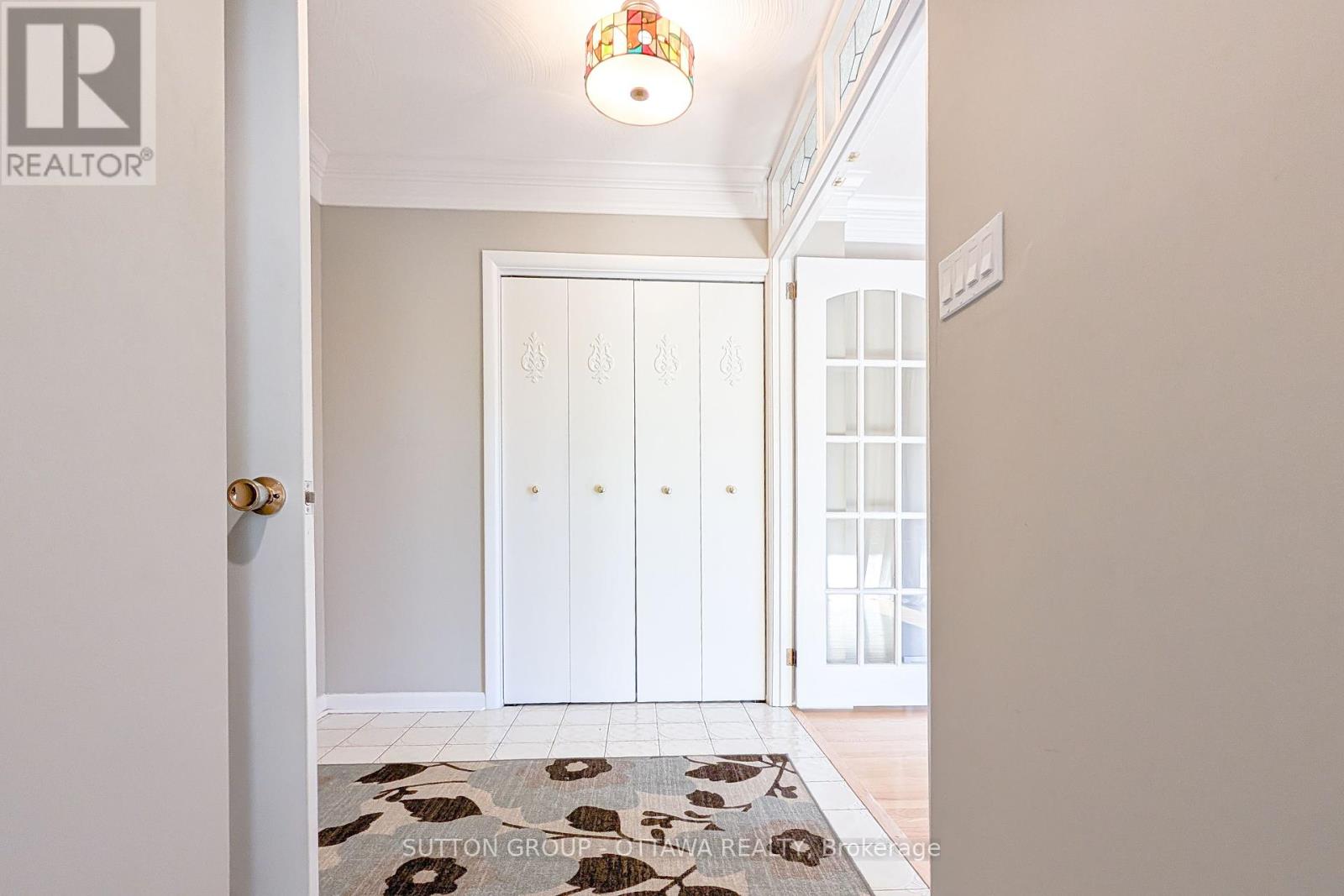 Entrance/foyer