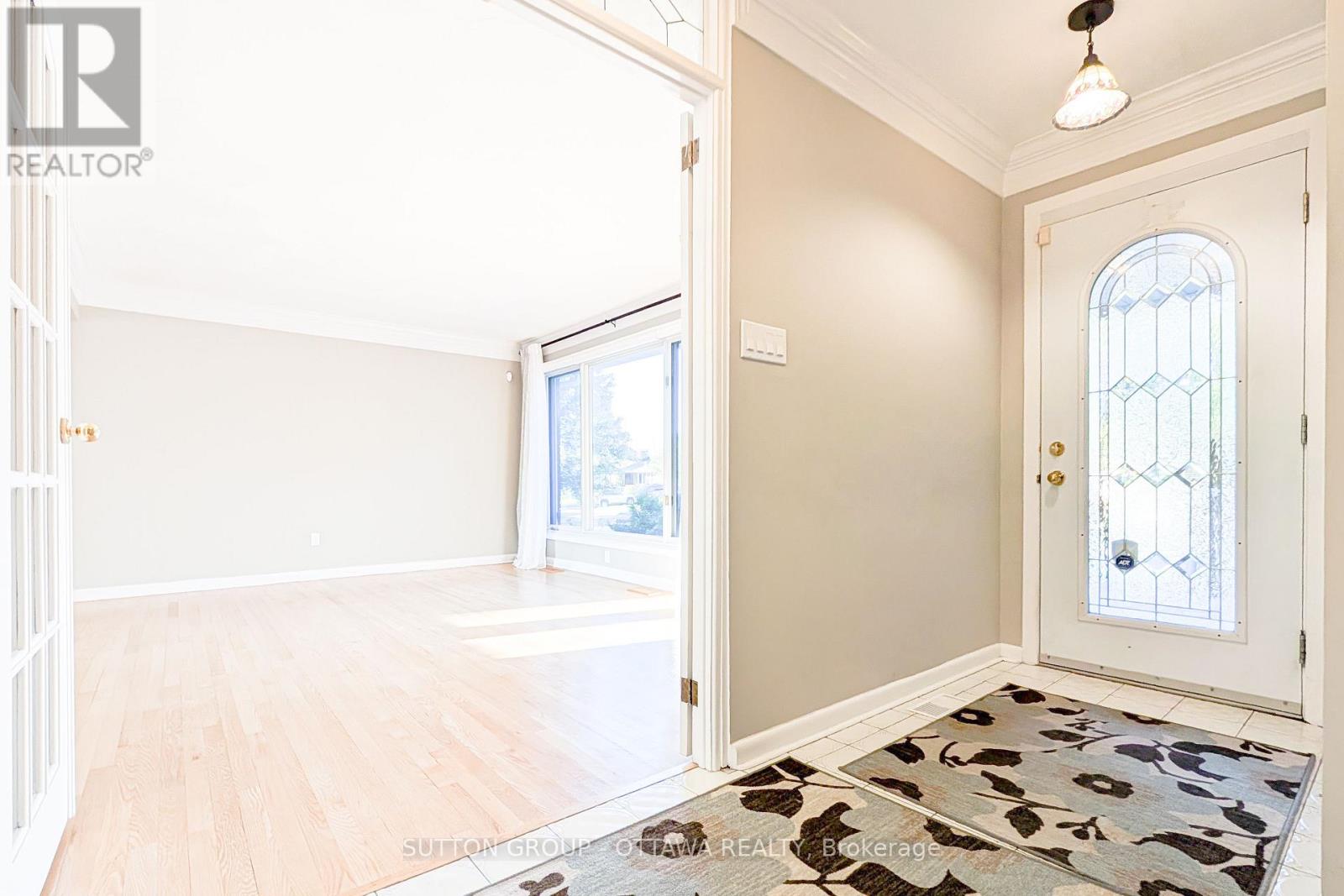 Entrance/foyer