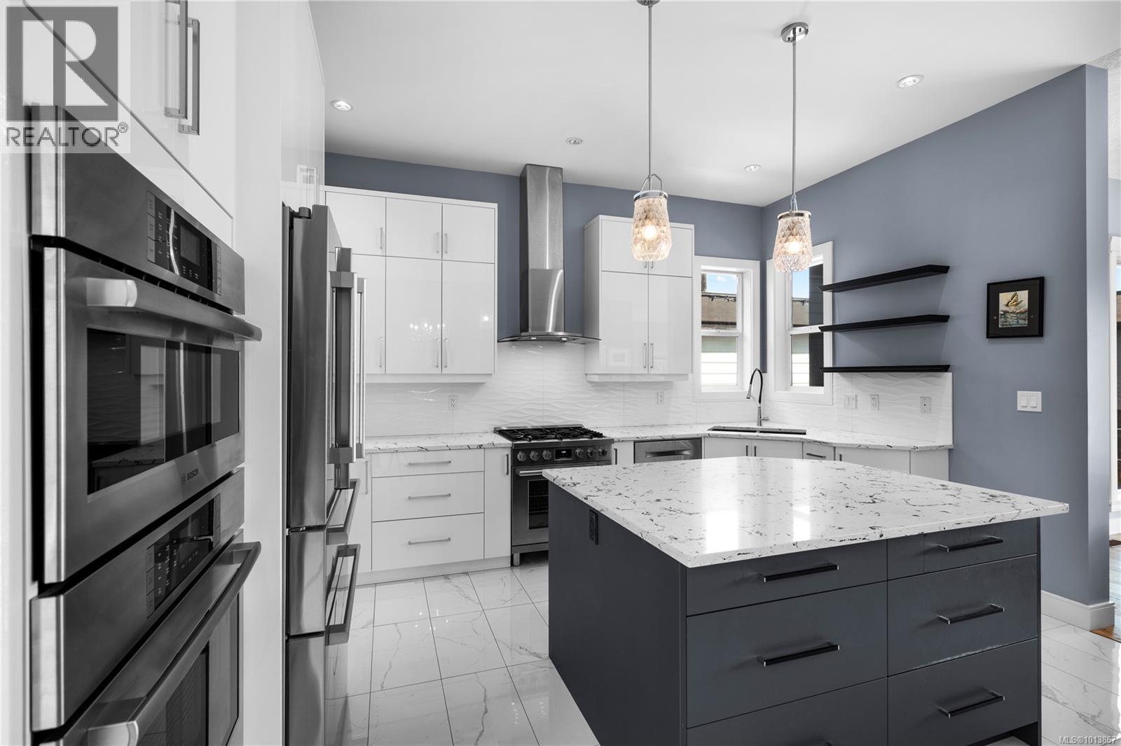 3638 Ridge View Terr, Colwood