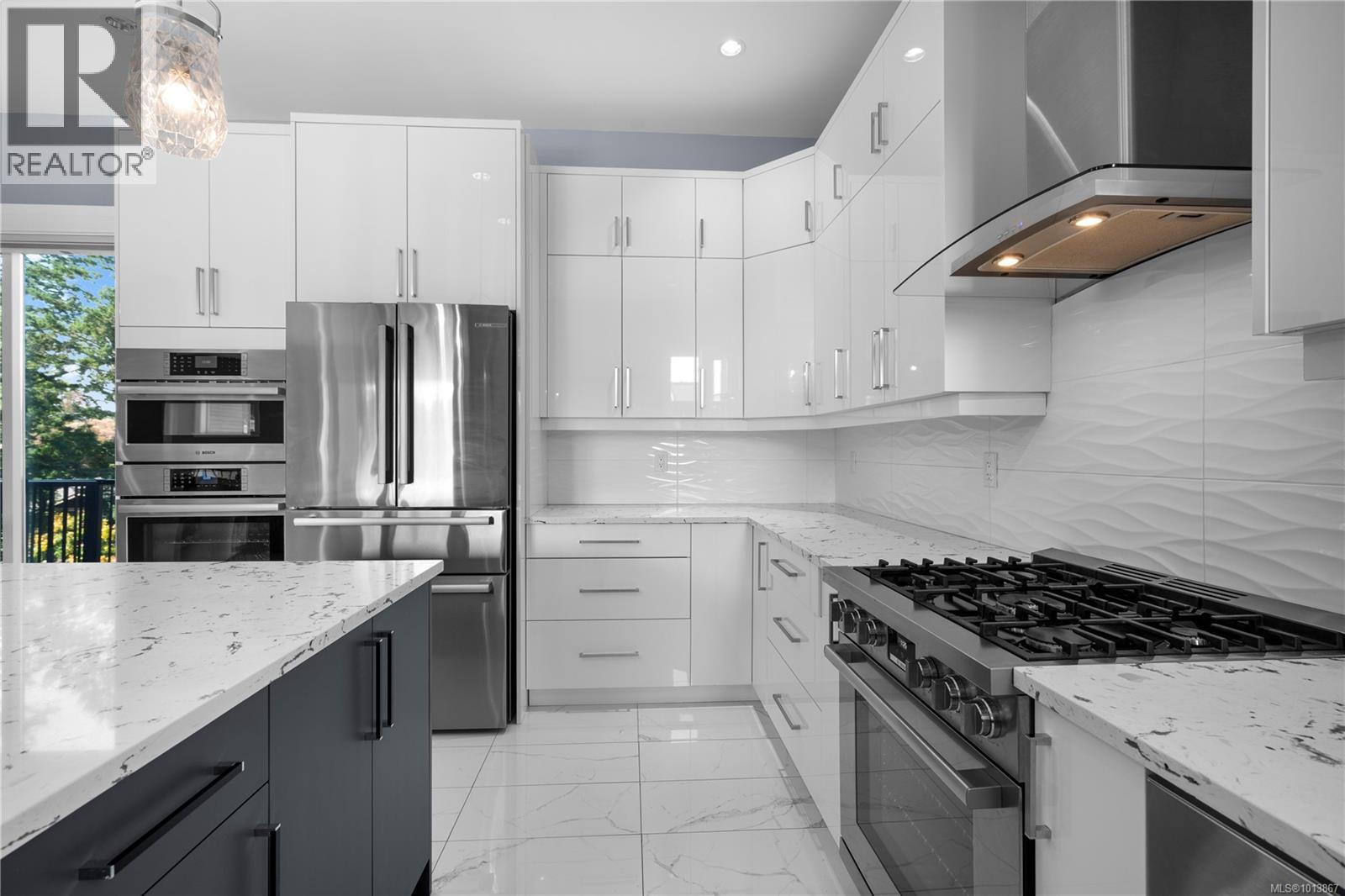 3638 Ridge View Terr, Colwood
