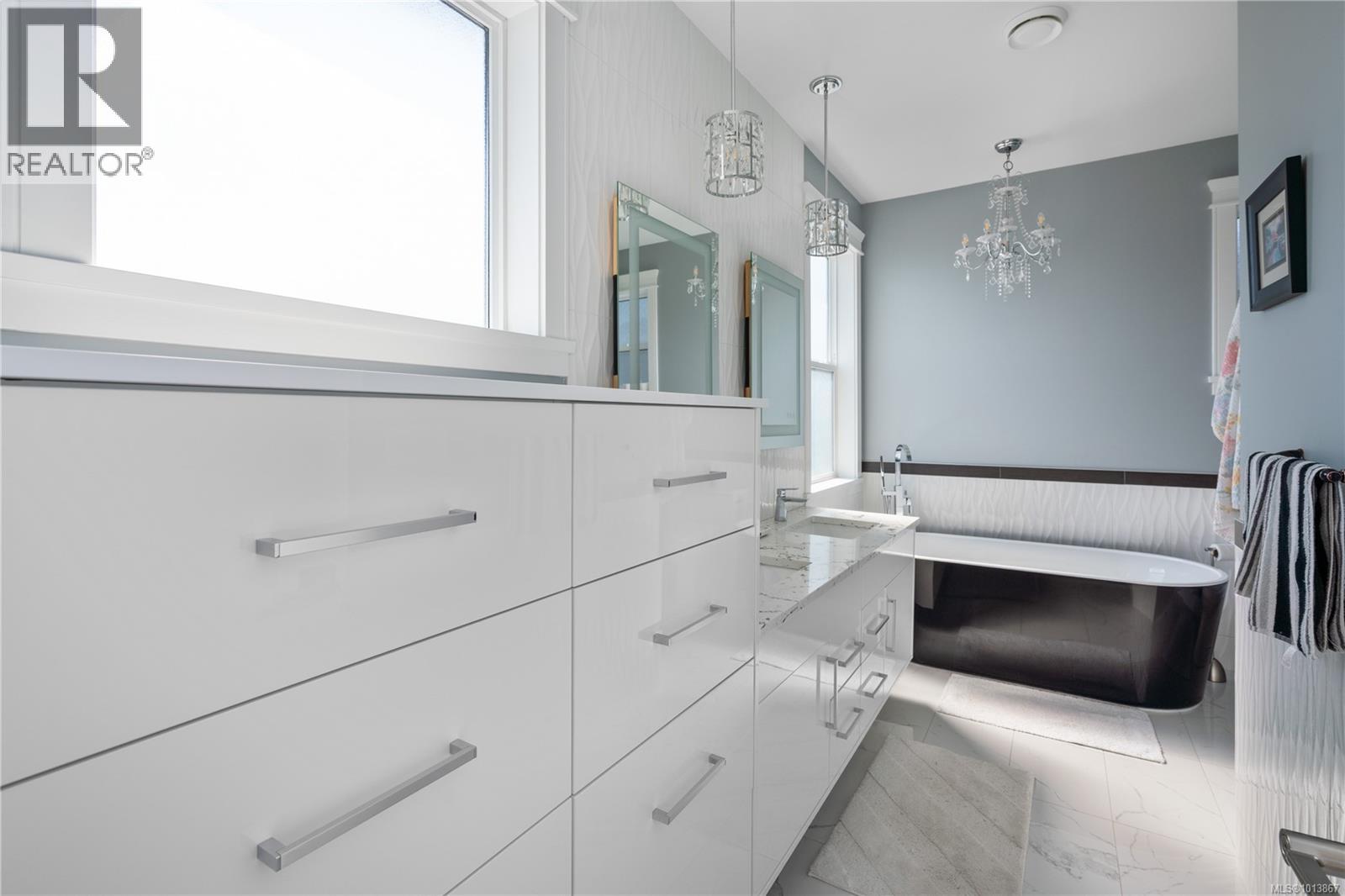 3638 Ridge View Terr, Colwood