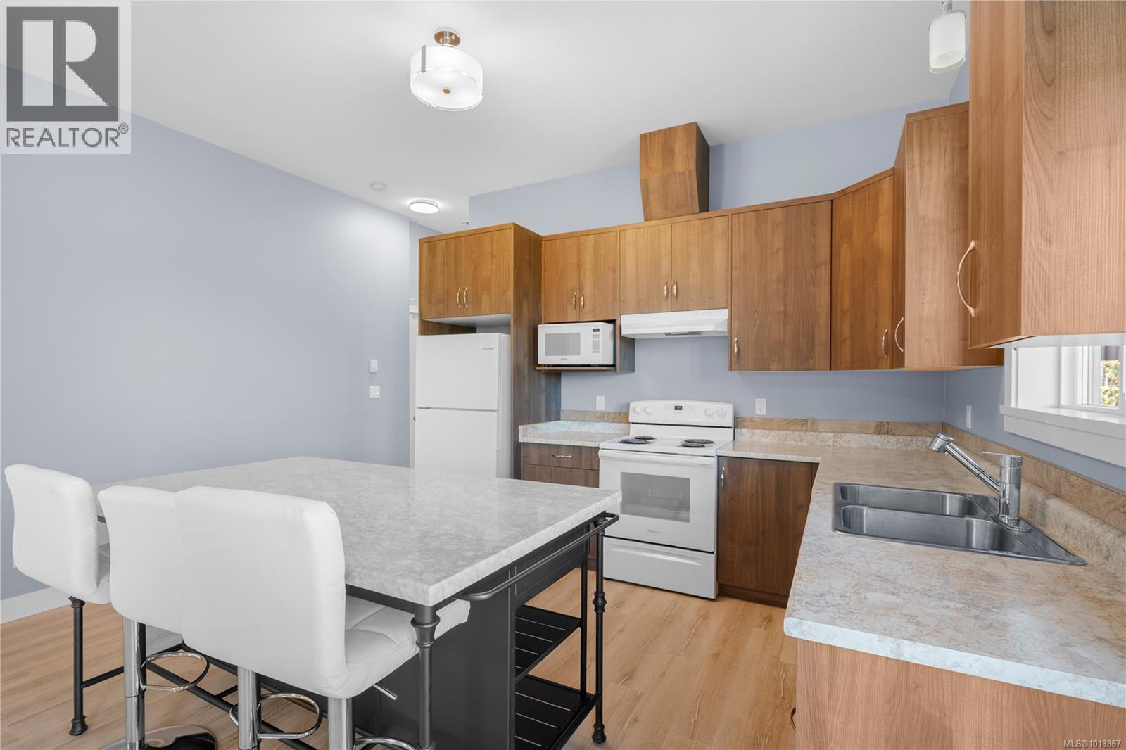 3638 Ridge View Terr, Colwood