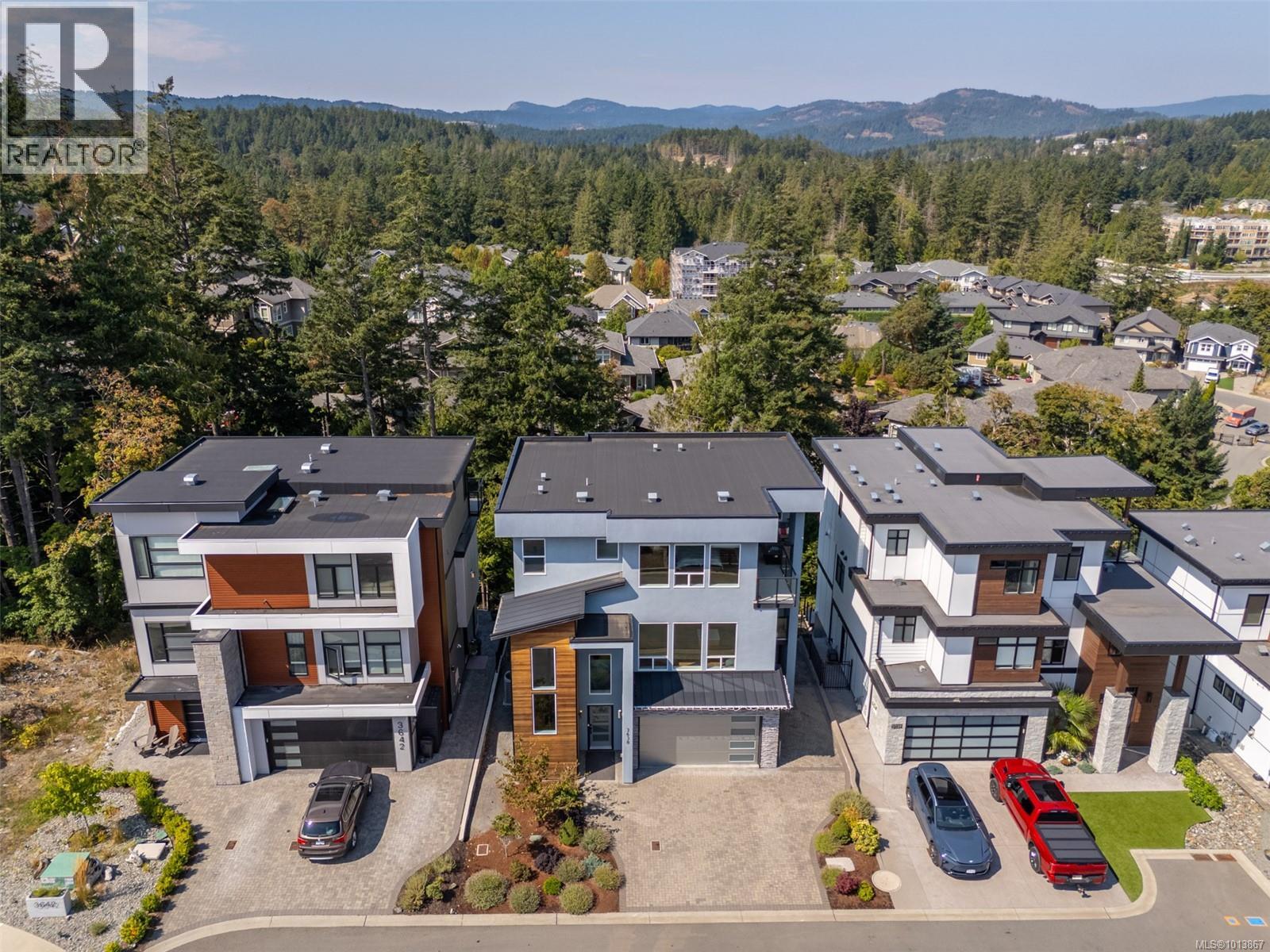 3638 Ridge View Terr, Colwood