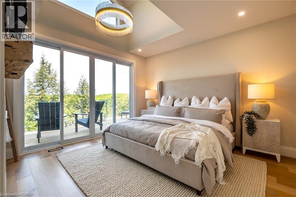 1052 WALTON Avenue - 18