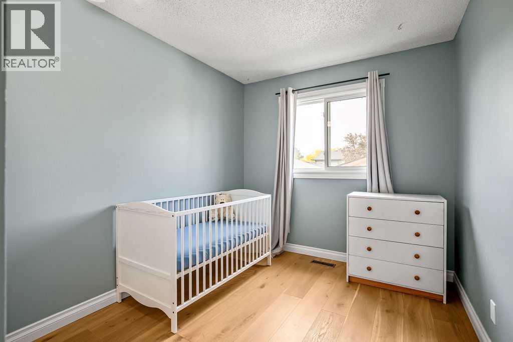 Single Family House Bi-level for Sale in  Riverbirch Place SE Riverbend Calgary 
