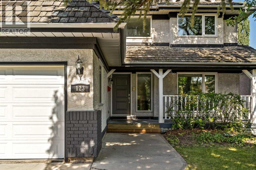 Single Family House for Sale in  Scenic Park Crescent NW Scenic Acres Calgary 
