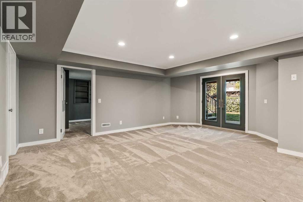 Single Family House for Sale in  Scenic Park Crescent NW Scenic Acres Calgary 