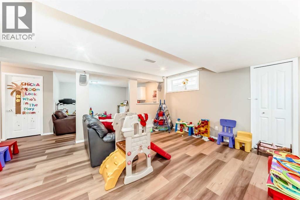 Single Family House for Sale in  Sienna Park Heath SW Signal Hill Calgary 