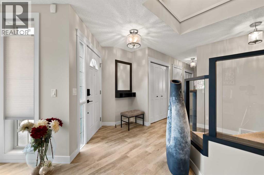 Single Family House for Sale in  Douglas Ridge Place SE Douglasdale/Glen Calgary 