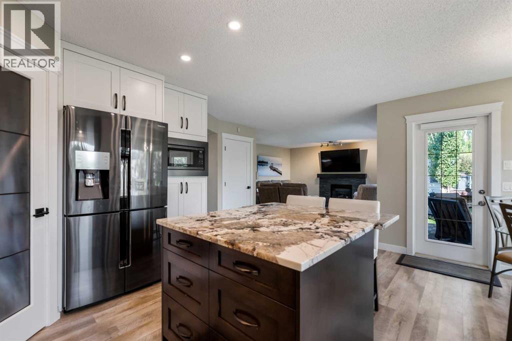 Single Family House for Sale in  Douglas Ridge Place SE Douglasdale/Glen Calgary 