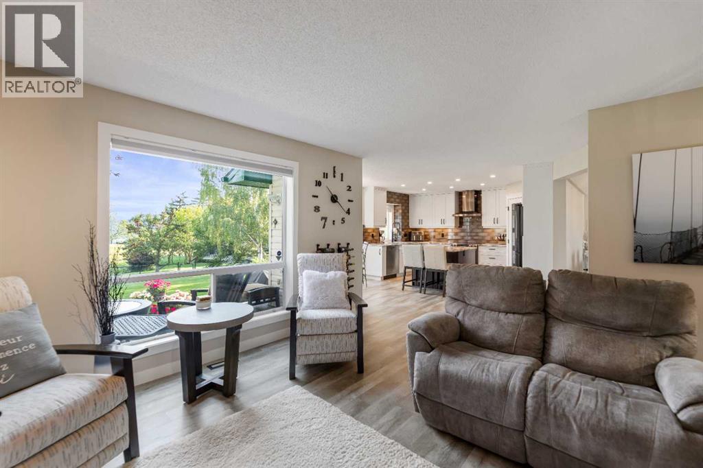 Single Family House for Sale in  Douglas Ridge Place SE Douglasdale/Glen Calgary 
