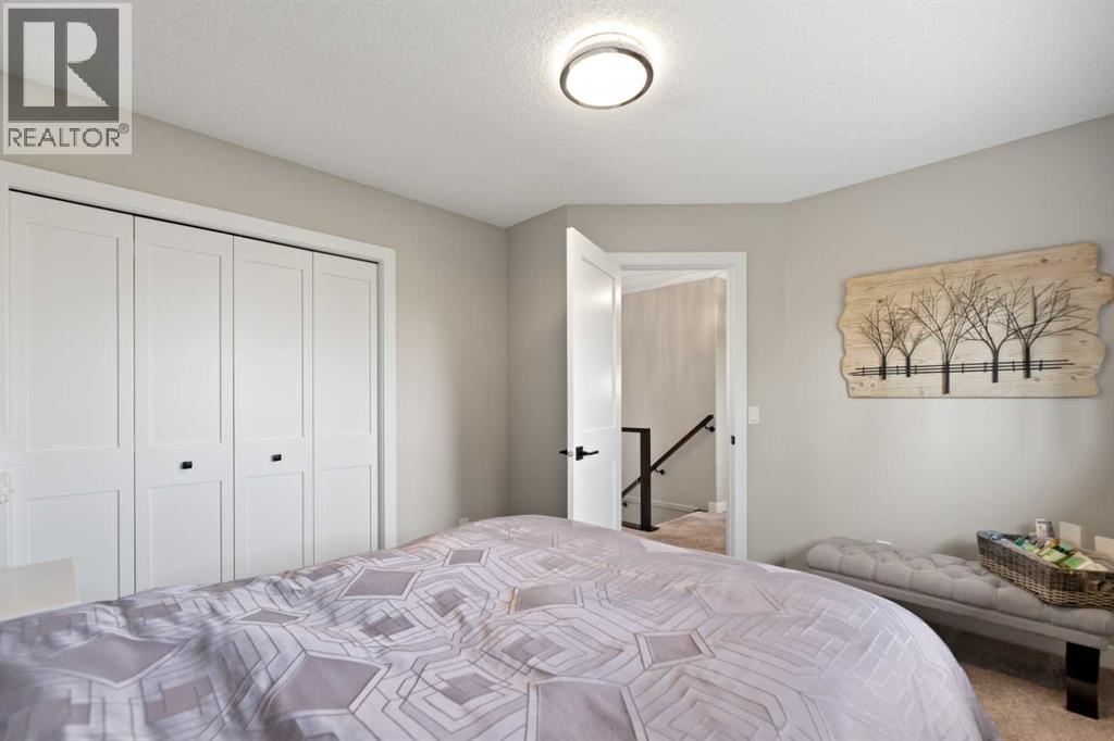 Single Family House for Sale in  Douglas Ridge Place SE Douglasdale/Glen Calgary 