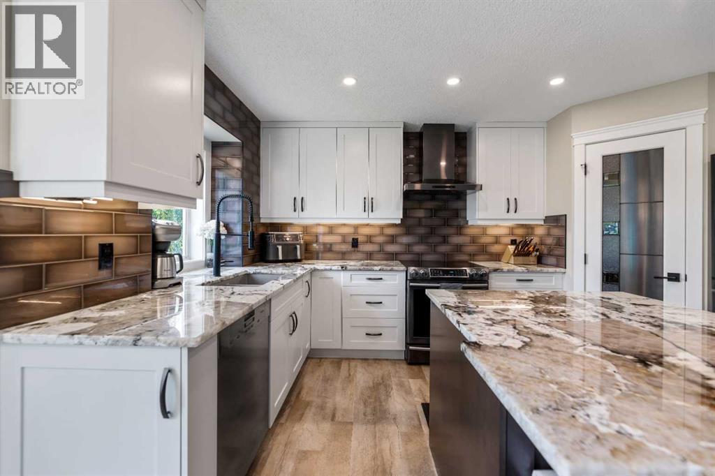 Single Family House for Sale in  Douglas Ridge Place SE Douglasdale/Glen Calgary 