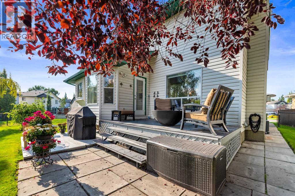 Single Family House for Sale in  Douglas Ridge Place SE Douglasdale/Glen Calgary 