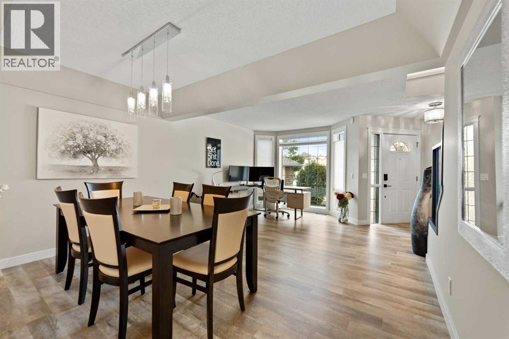 Single Family House for Sale in  Douglas Ridge Place SE Douglasdale/Glen Calgary 