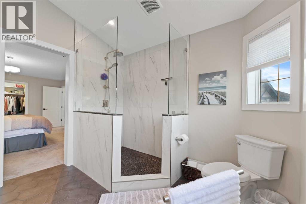 Single Family House for Sale in  Douglas Ridge Place SE Douglasdale/Glen Calgary 