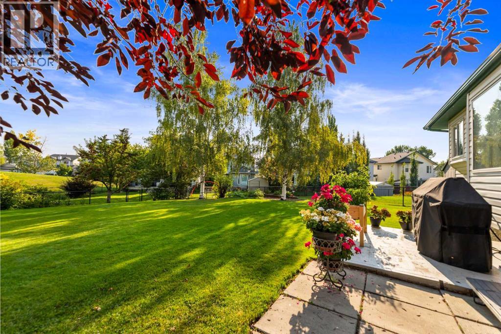 Single Family House for Sale in  Douglas Ridge Place SE Douglasdale/Glen Calgary 