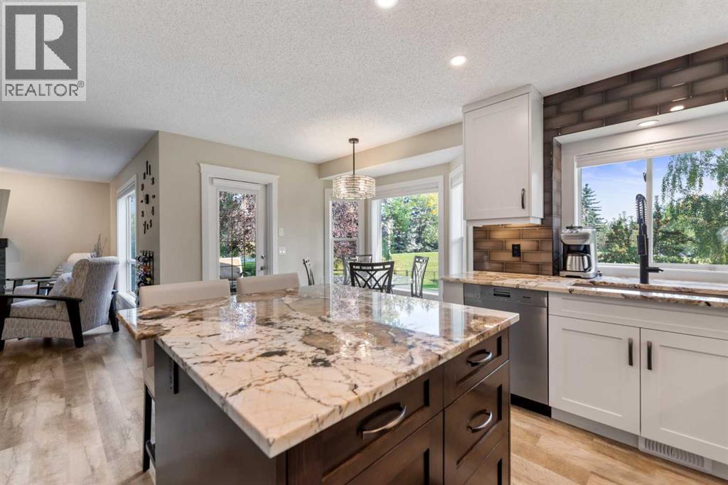 Single Family House for Sale in  Douglas Ridge Place SE Douglasdale/Glen Calgary 