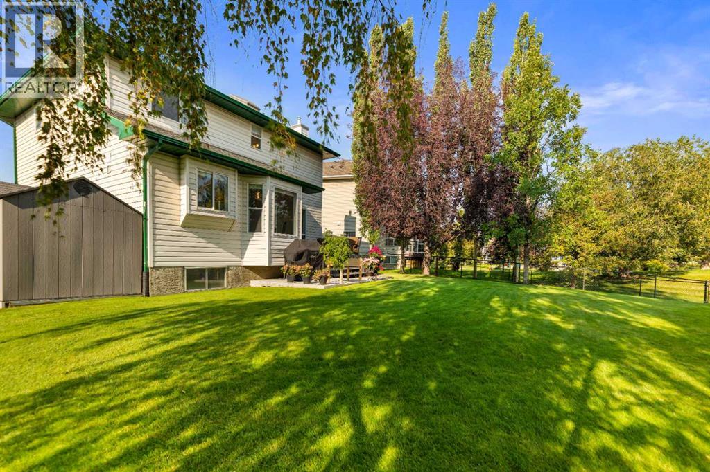 Single Family House for Sale in  Douglas Ridge Place SE Douglasdale/Glen Calgary 