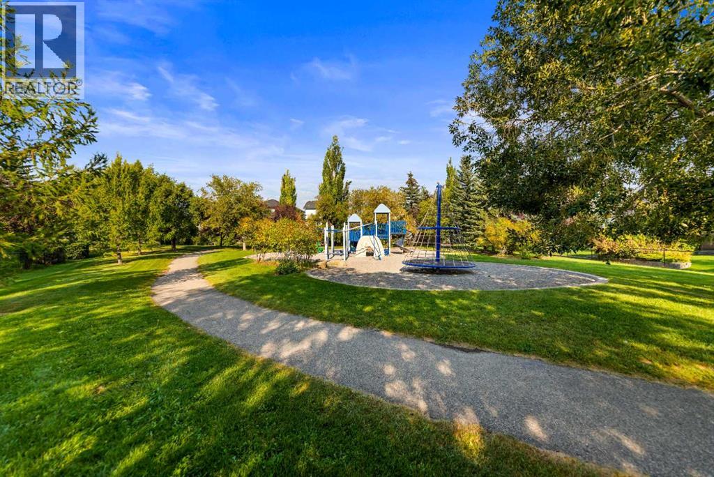Single Family House for Sale in  Douglas Ridge Place SE Douglasdale/Glen Calgary 