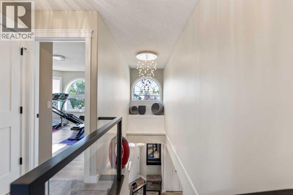 Single Family House for Sale in  Douglas Ridge Place SE Douglasdale/Glen Calgary 