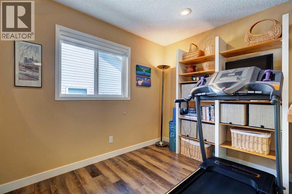 Single Family House for Sale in  Sierra Nevada Way SW Signal Hill Calgary 