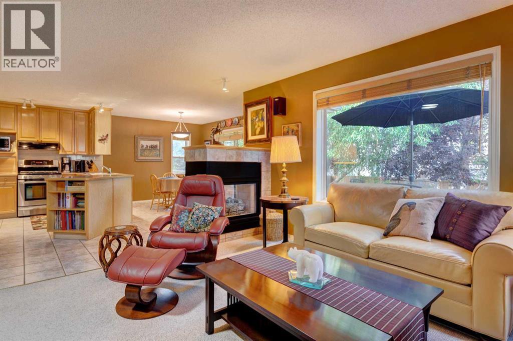 Single Family House for Sale in  Sierra Nevada Way SW Signal Hill Calgary 