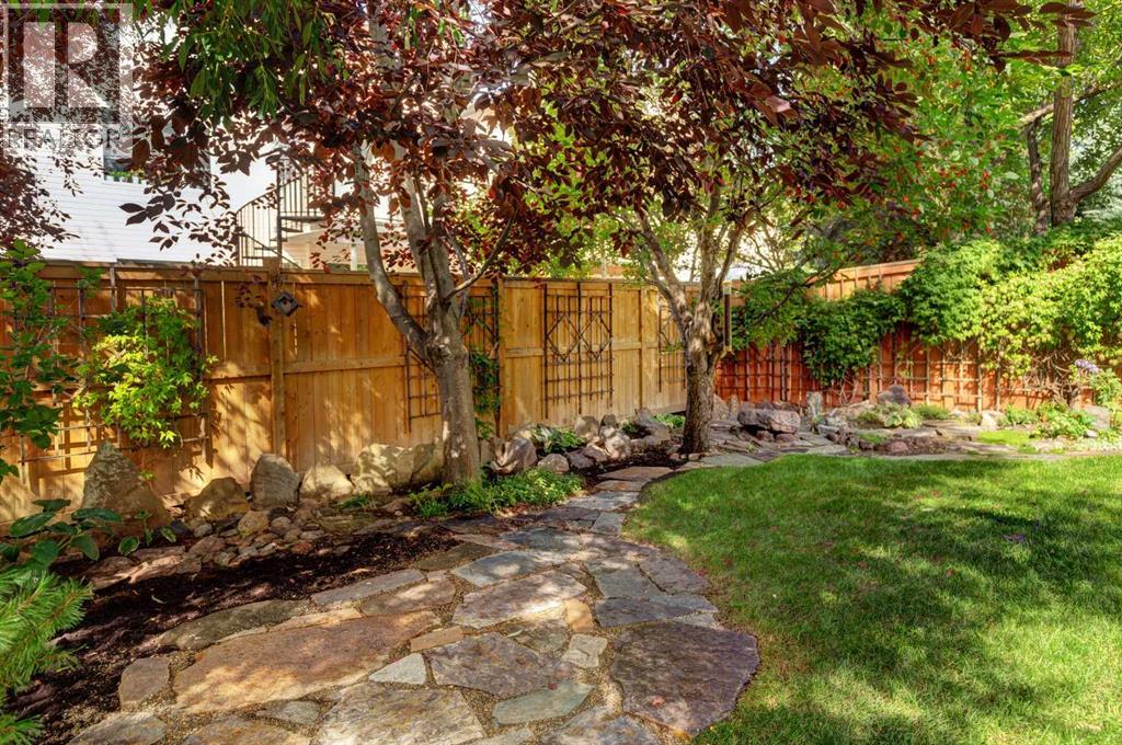 Single Family House for Sale in  Sierra Nevada Way SW Signal Hill Calgary 