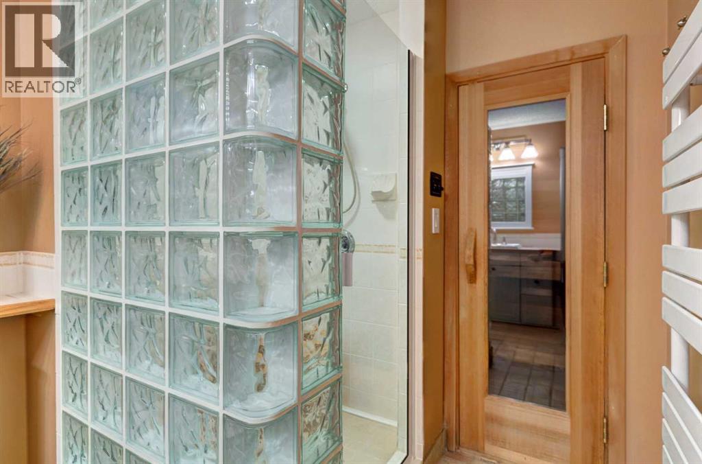 Single Family House for Sale in  Sierra Nevada Way SW Signal Hill Calgary 