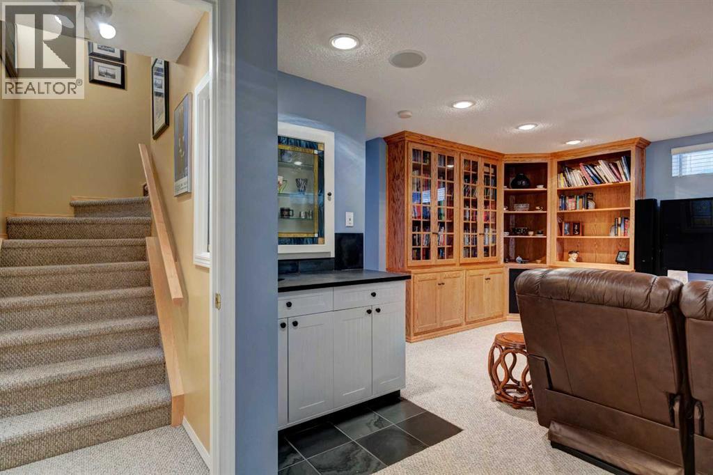 Single Family House for Sale in  Sierra Nevada Way SW Signal Hill Calgary 