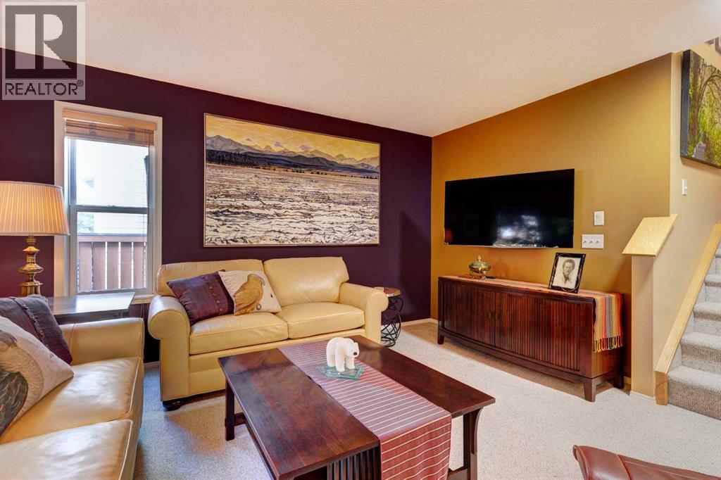 Single Family House for Sale in  Sierra Nevada Way SW Signal Hill Calgary 