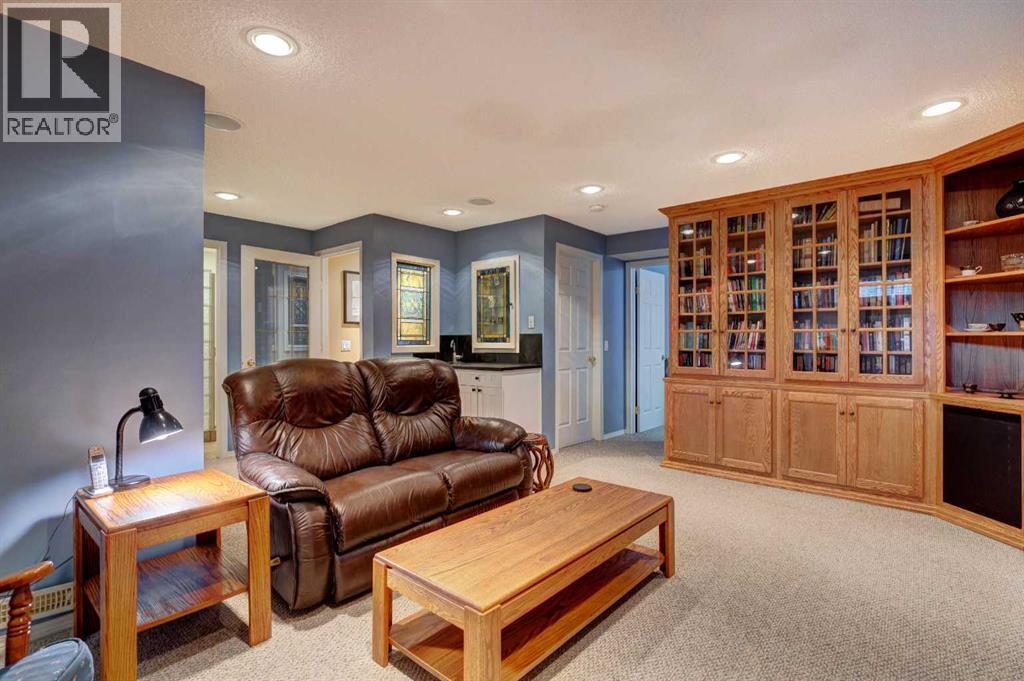 Single Family House for Sale in  Sierra Nevada Way SW Signal Hill Calgary 