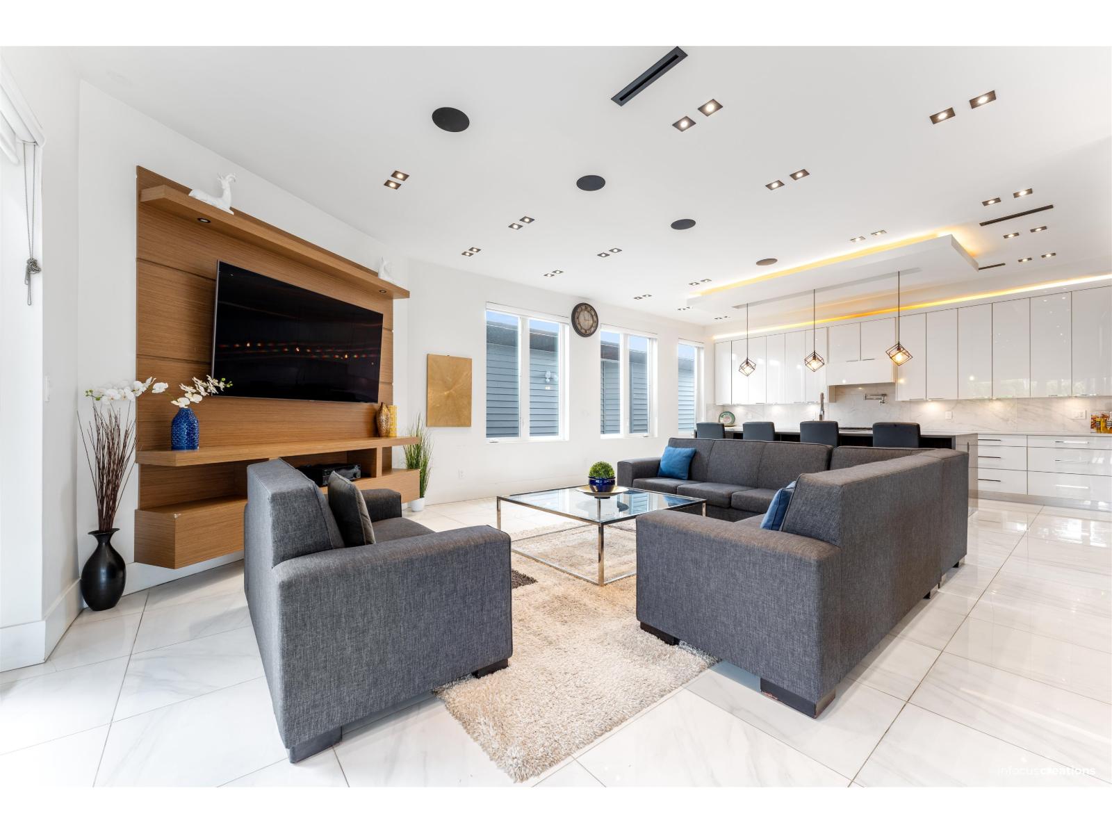 10078 MARY DRIVE, Surrey