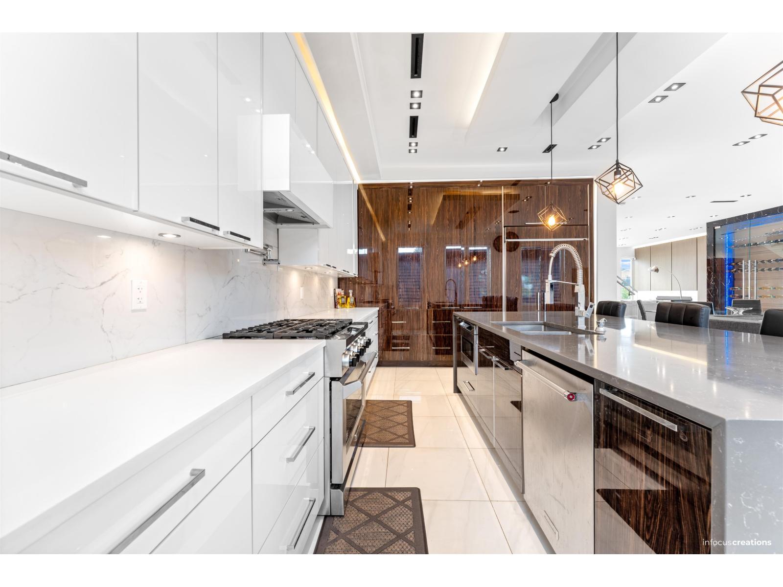 10078 MARY DRIVE, Surrey