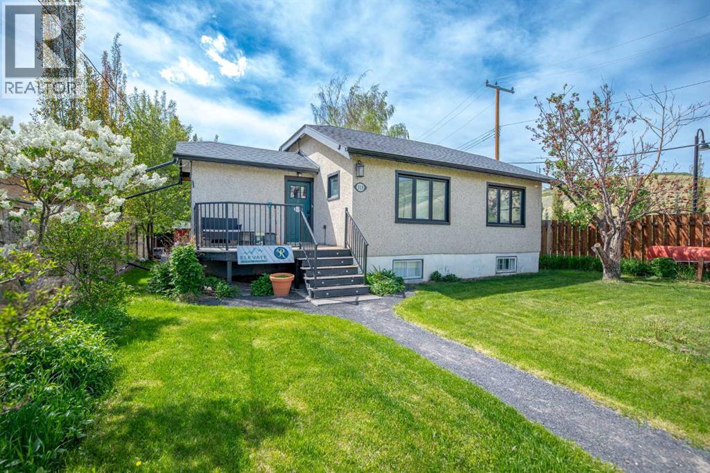 313 Ross Avenue, Cochrane