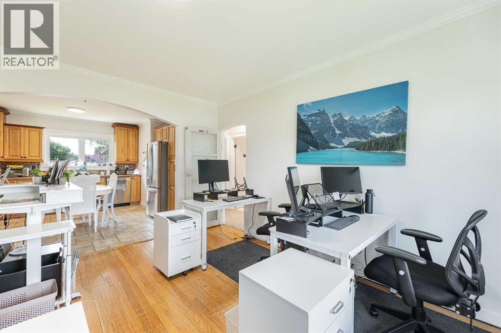 313 Ross Avenue, Cochrane