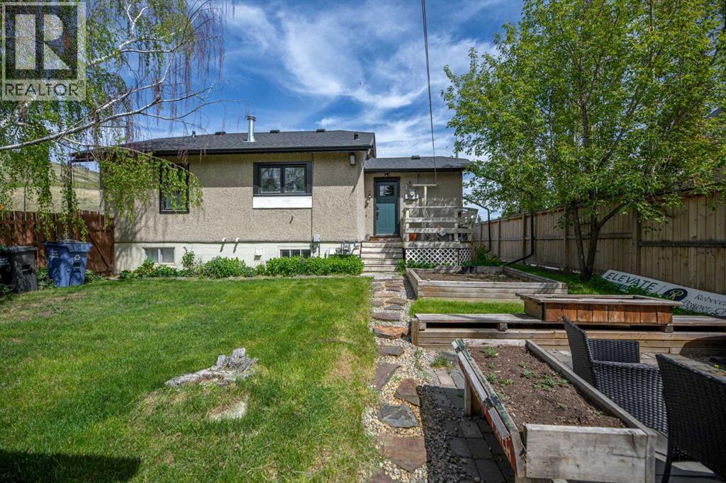 313 Ross Avenue, Cochrane