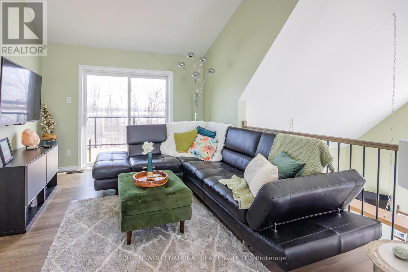 1010 KILMARNOCK ROAD S - 23