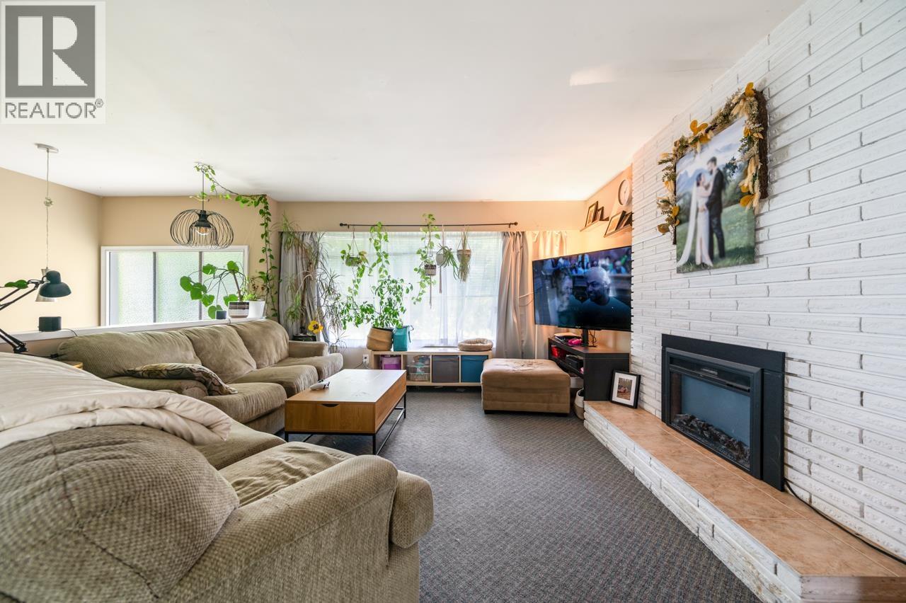 11990 DOVER STREET, Maple Ridge