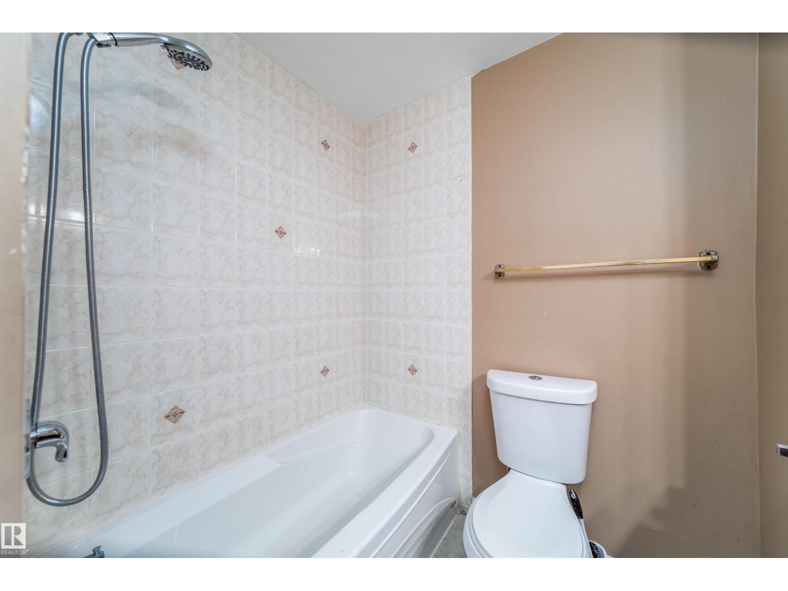 Single Family House Raised bungalow for Sale in /  St ST NW NW Edmonton 