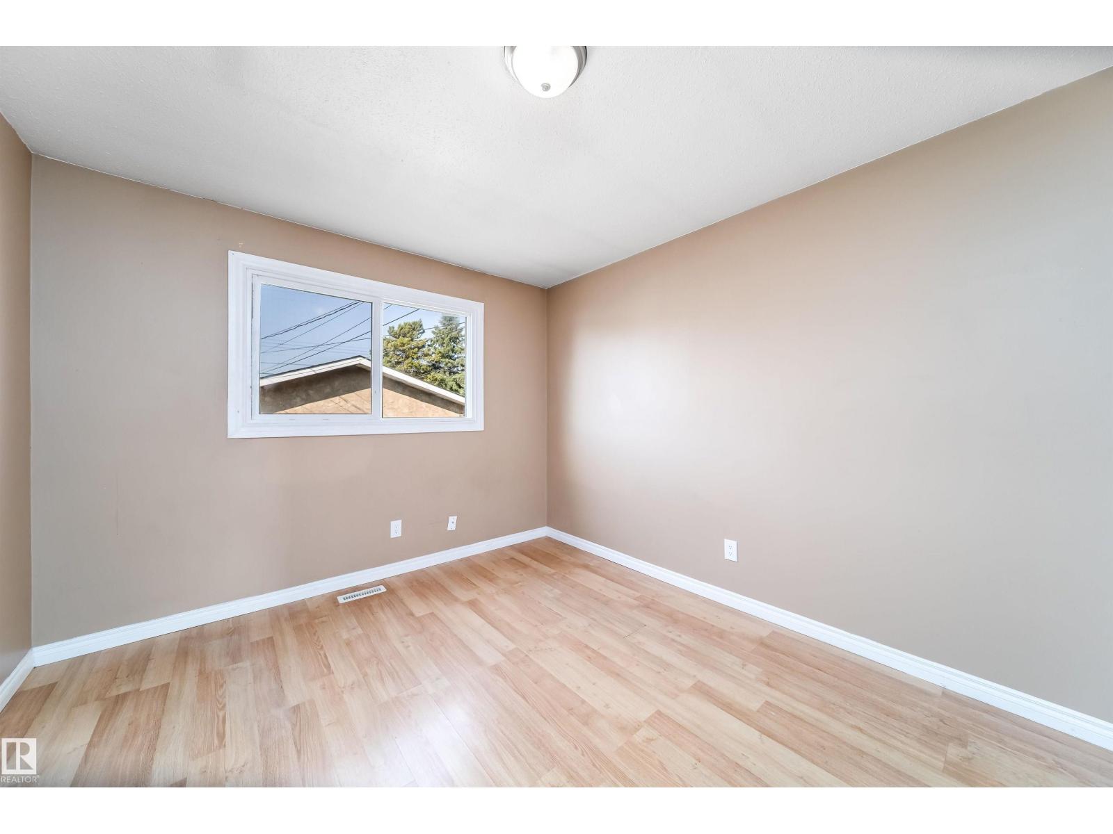 Single Family House Raised bungalow for Sale in /  St ST NW NW Edmonton 