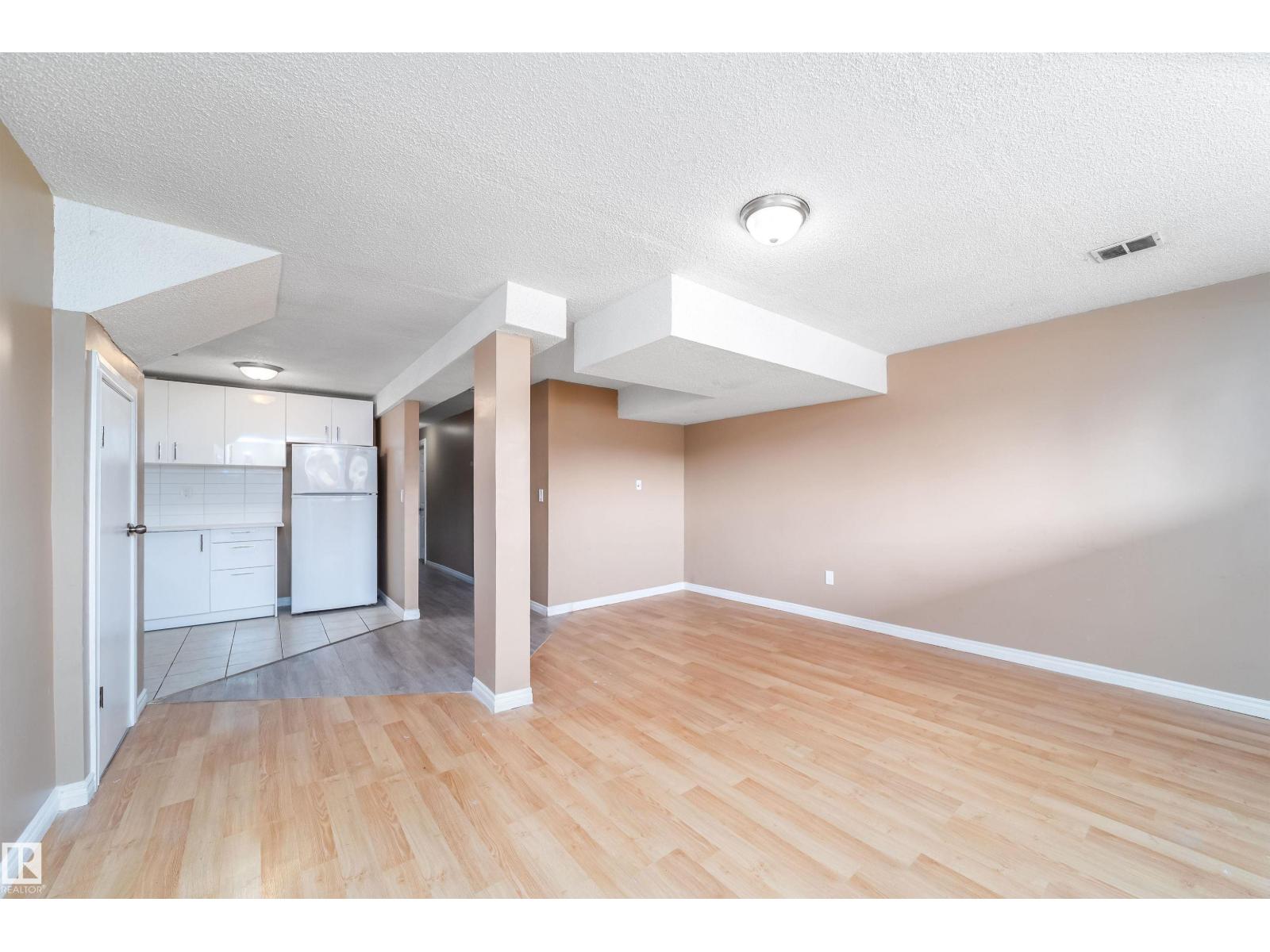 Single Family House Raised bungalow for Sale in /  St ST NW NW Edmonton 
