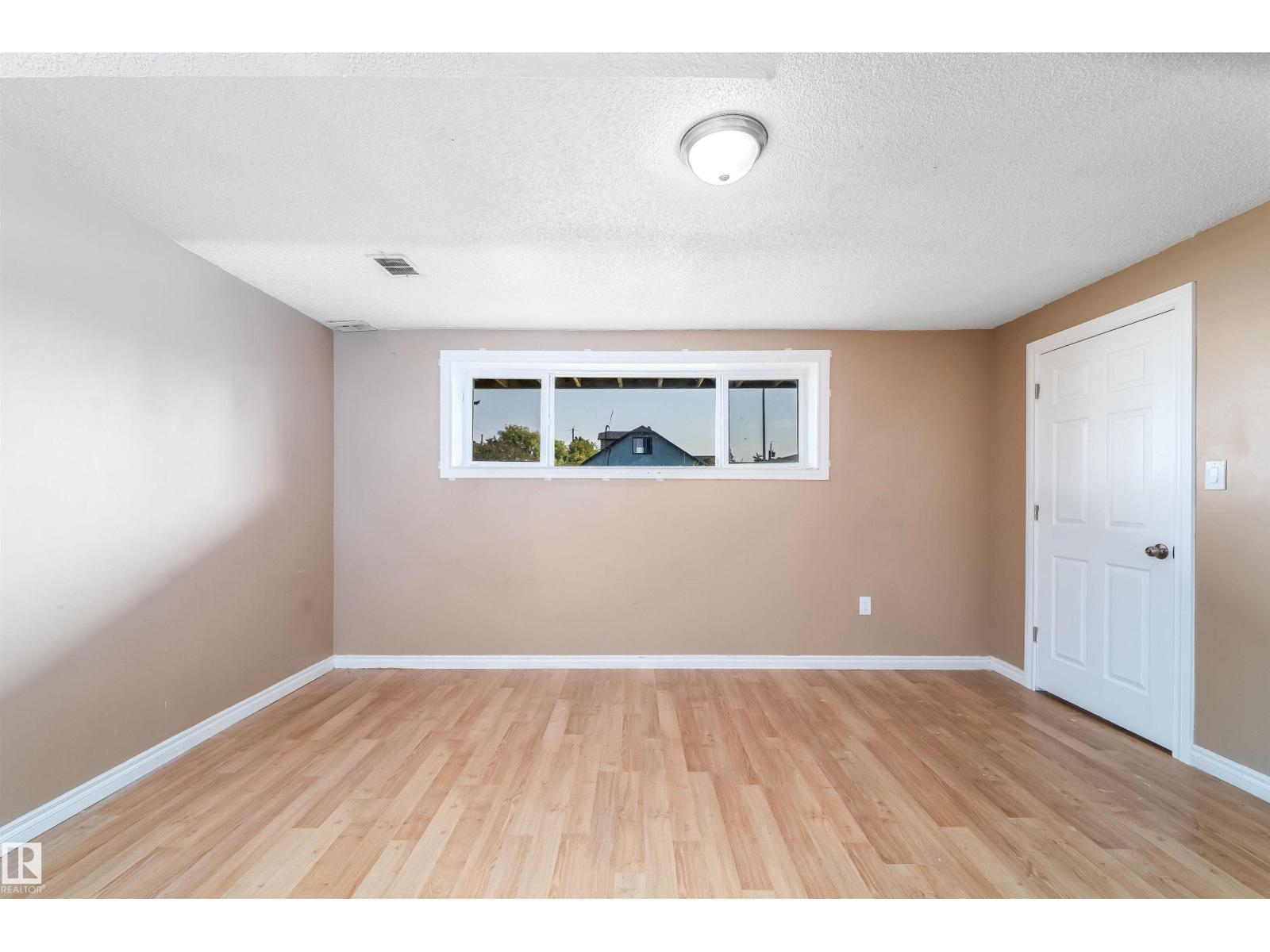 Single Family House Raised bungalow for Sale in /  St ST NW NW Edmonton 