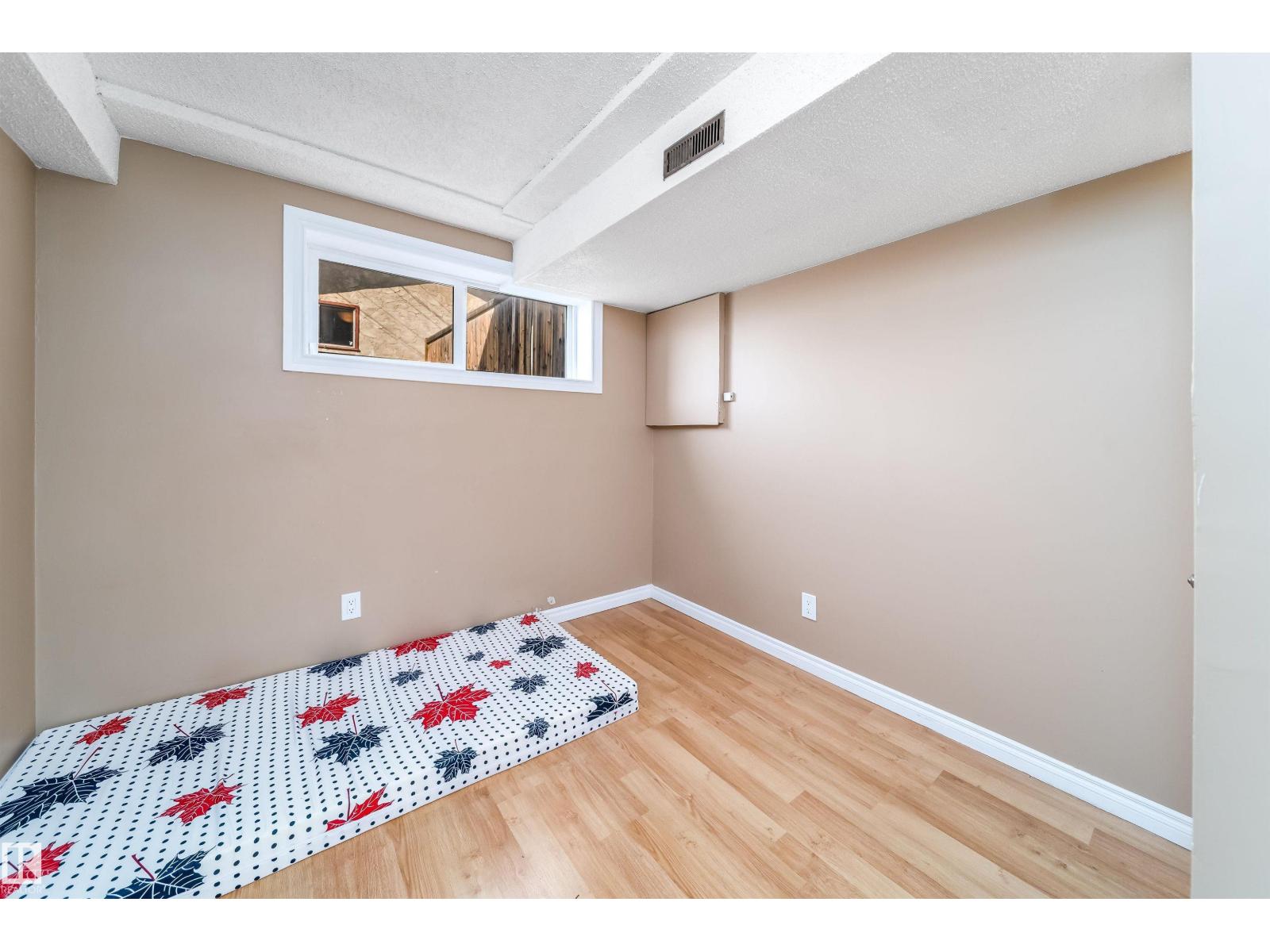 Single Family House Raised bungalow for Sale in /  St ST NW NW Edmonton 