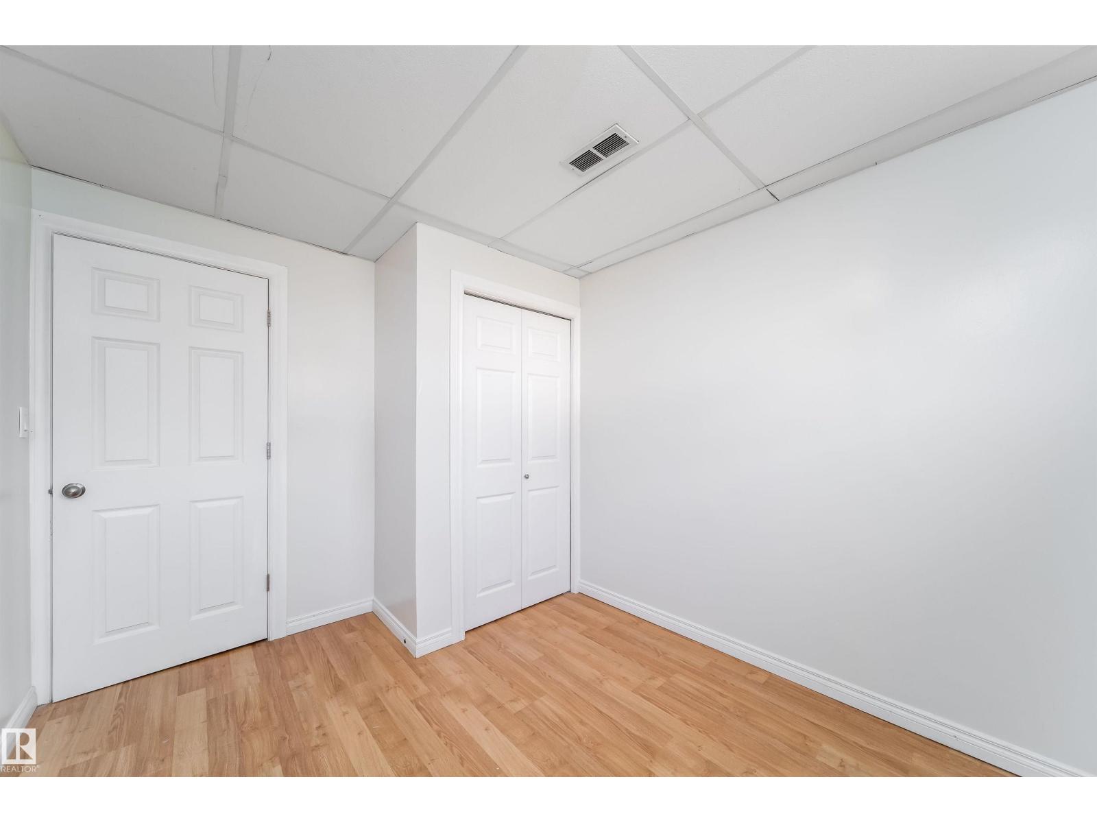 Single Family House Raised bungalow for Sale in /  St ST NW NW Edmonton 