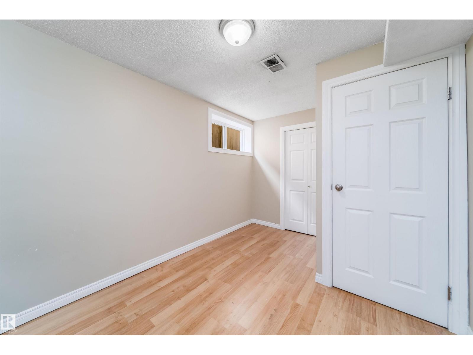 Single Family House Raised bungalow for Sale in /  St ST NW NW Edmonton 