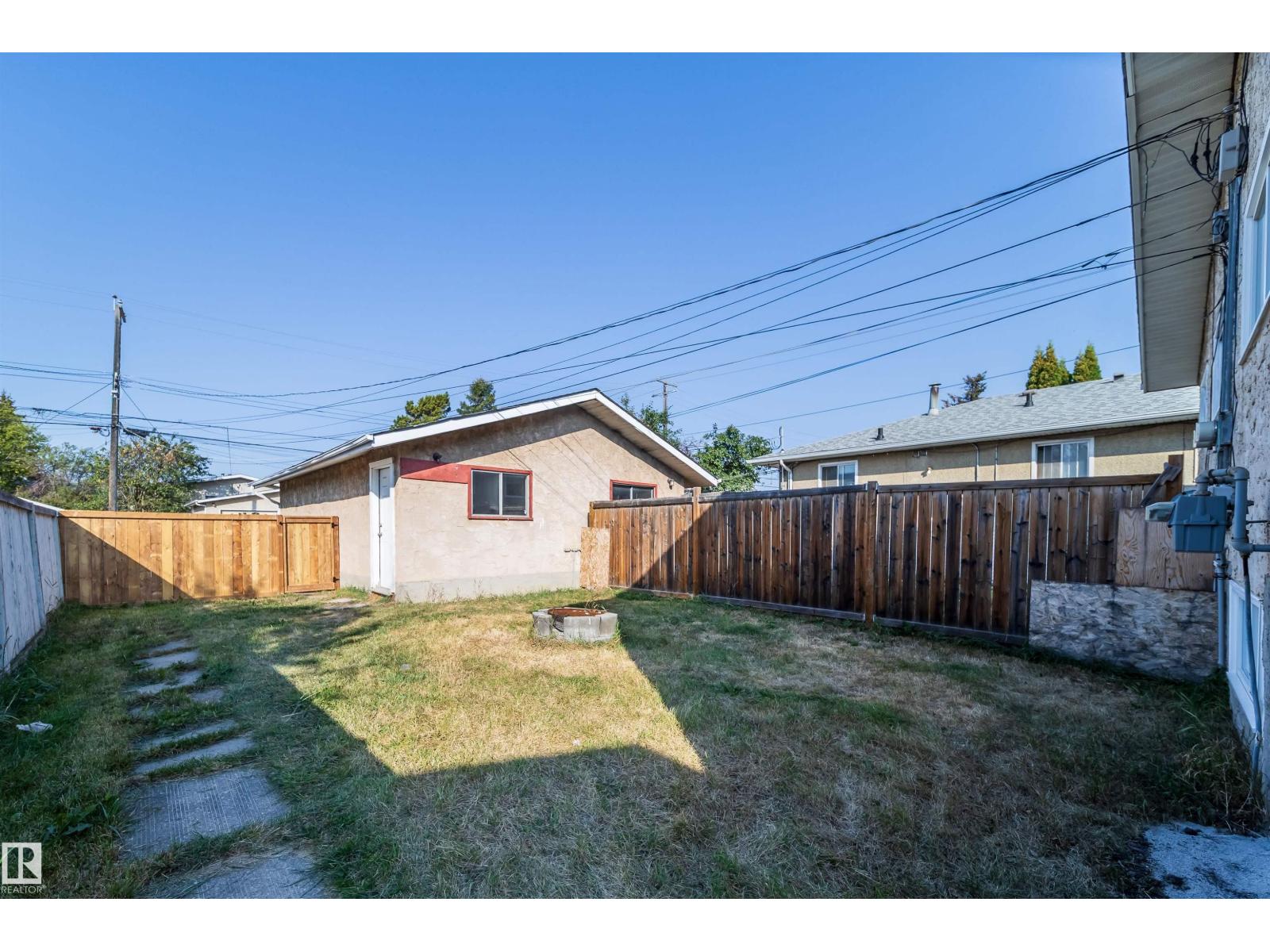 Single Family House Raised bungalow for Sale in /  St ST NW NW Edmonton 