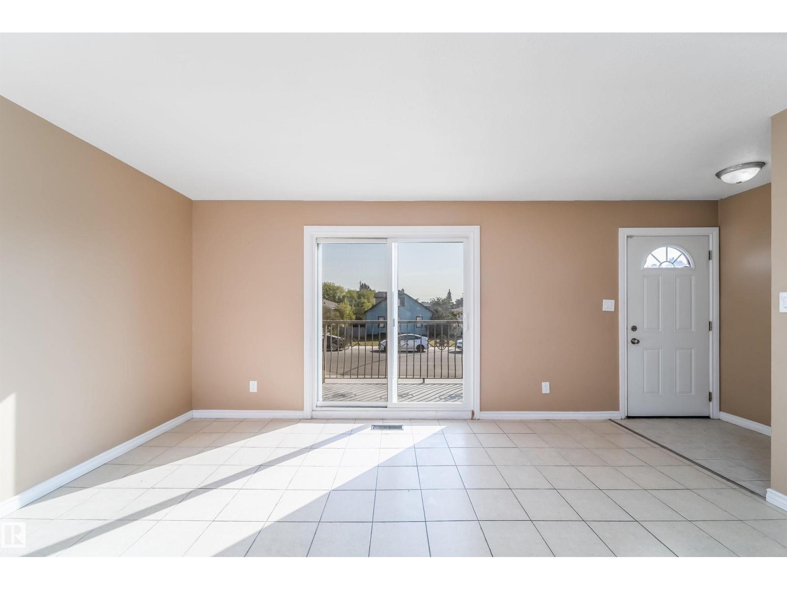 Single Family House Raised bungalow for Sale in /  St ST NW NW Edmonton 