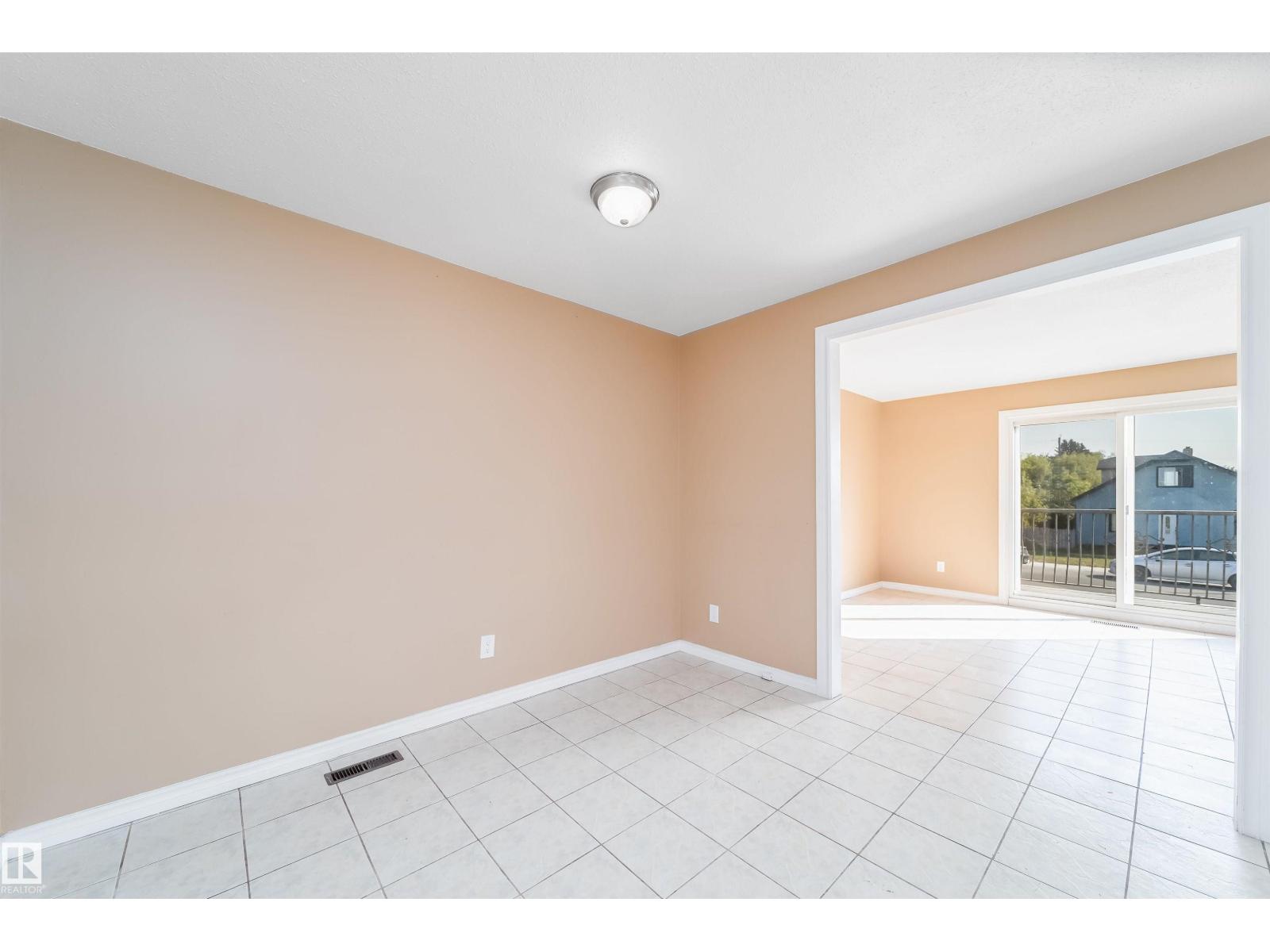 Single Family House Raised bungalow for Sale in /  St ST NW NW Edmonton 